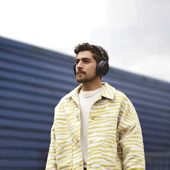 Sennheiser Momentum 4 Wireless Black-3